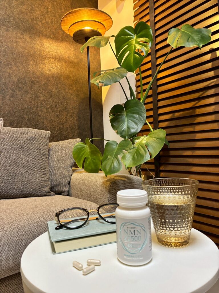 本やスキンケアのシーン